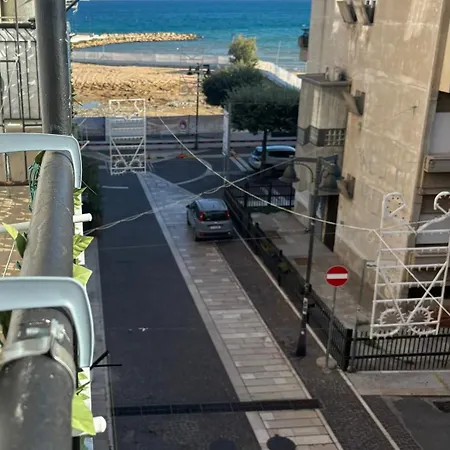 A Un Passo Dal Mare Frühstückspension Crotone